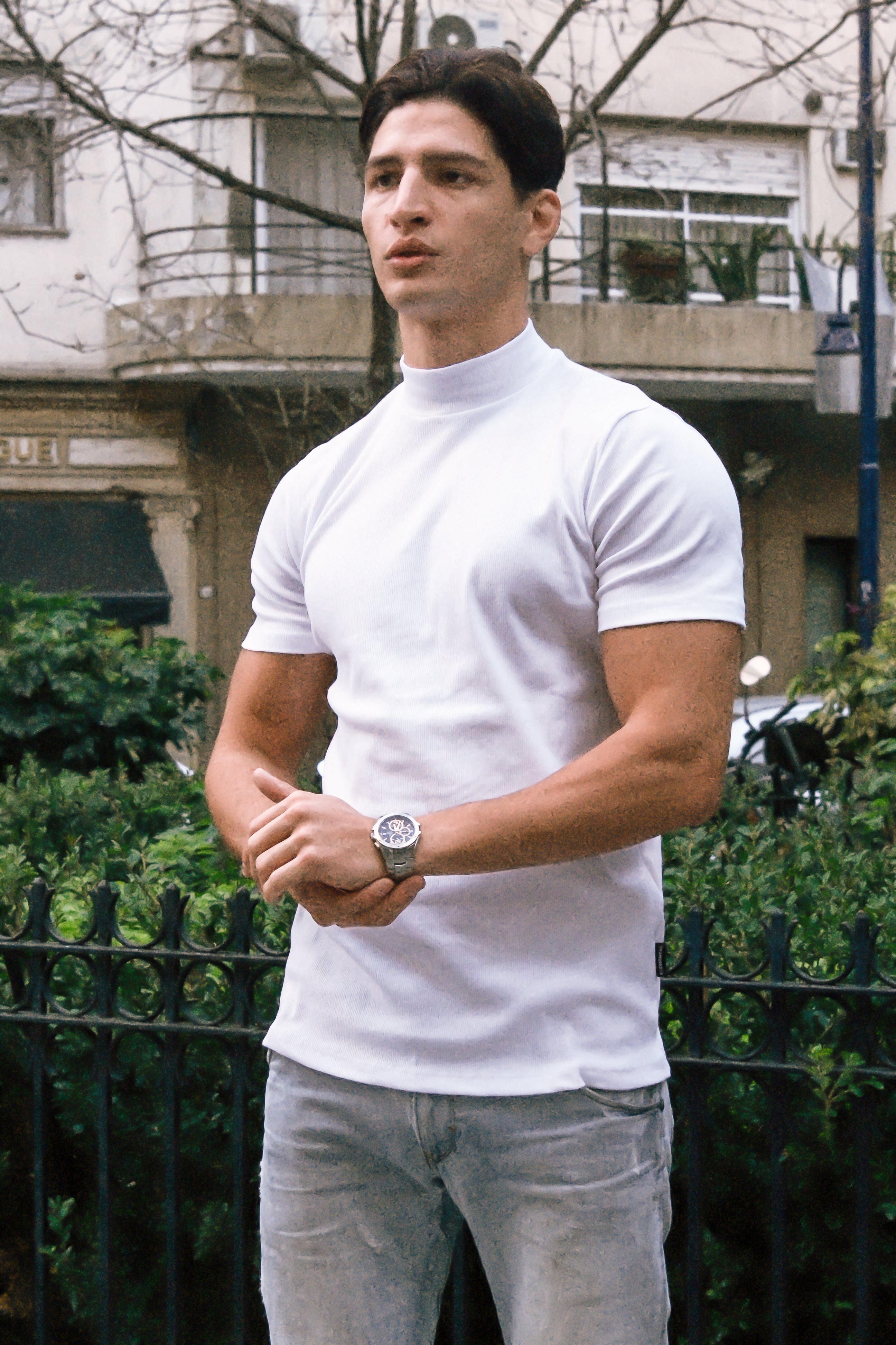 Polera Old Money – Cuello Alto, Manga Corta