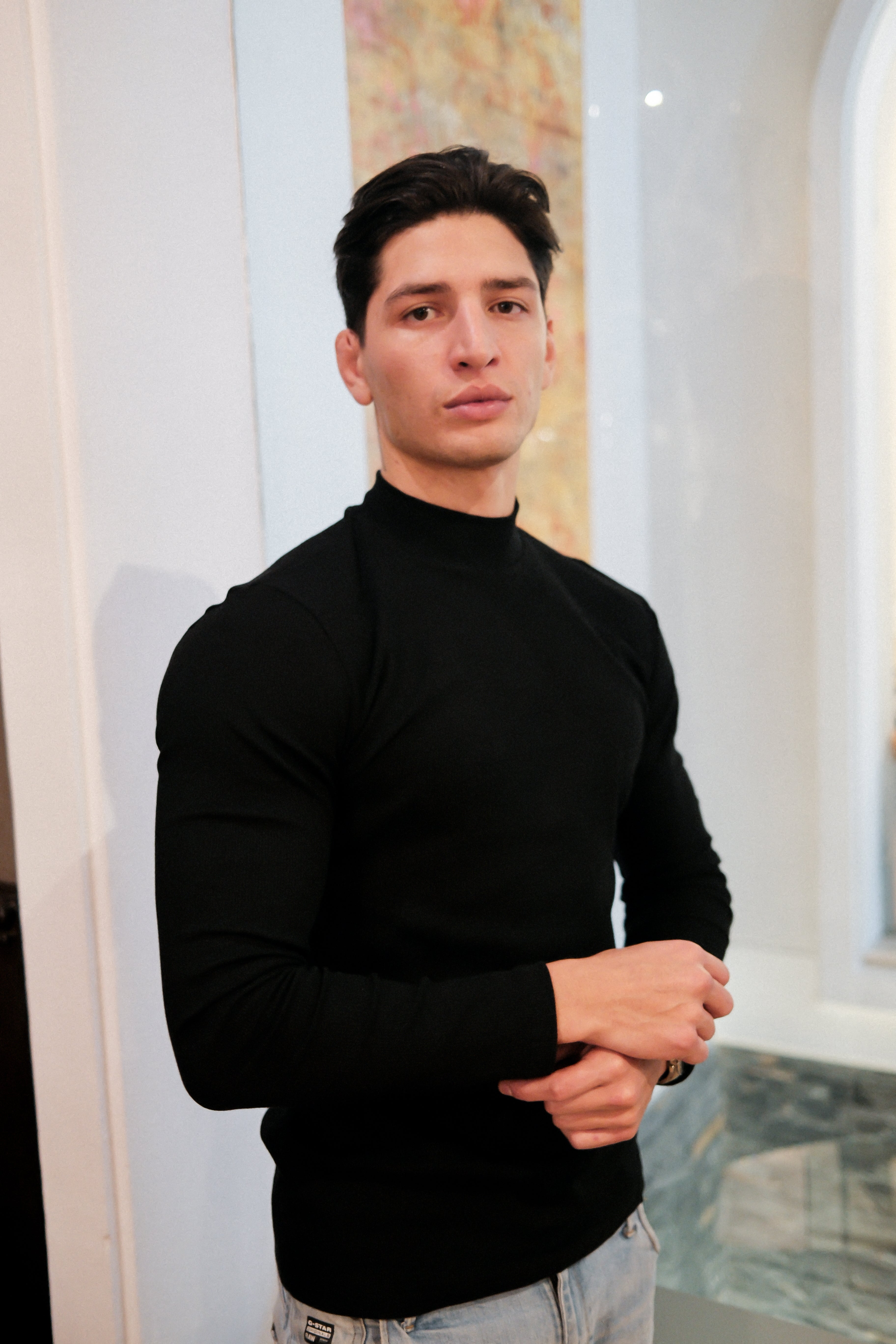 Polera Old Money – Cuello Alto, Manga Larga